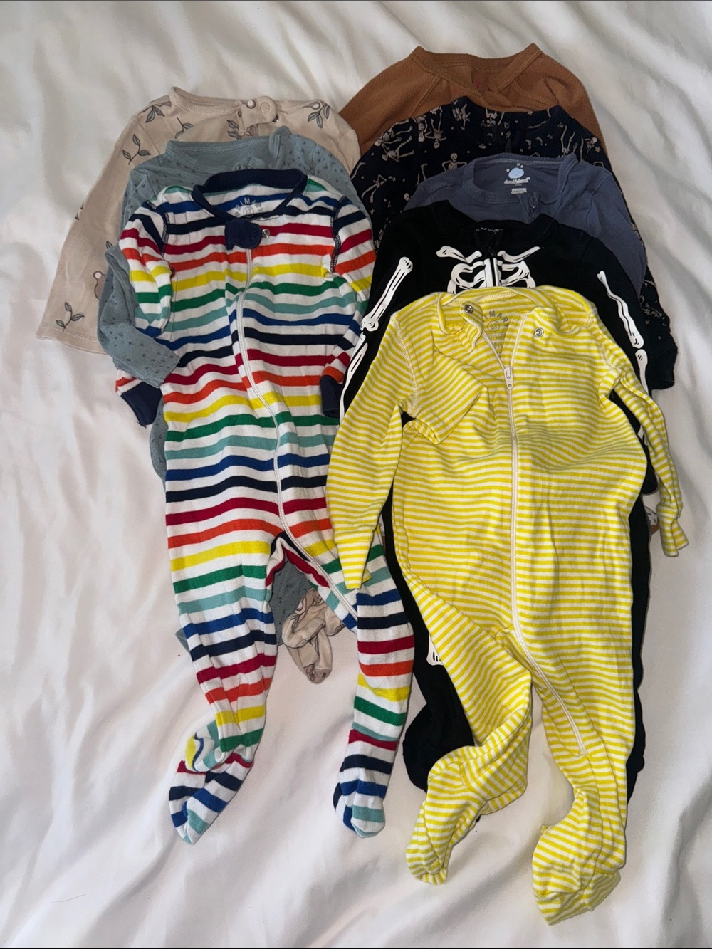 Bundle 8 pijamas Multi Colors size 6-9 months baby boy